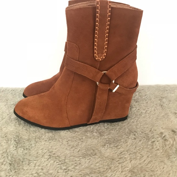 Catherine Malandrino Annora Wedge Booties Size: 9 - Picture 6 of 8